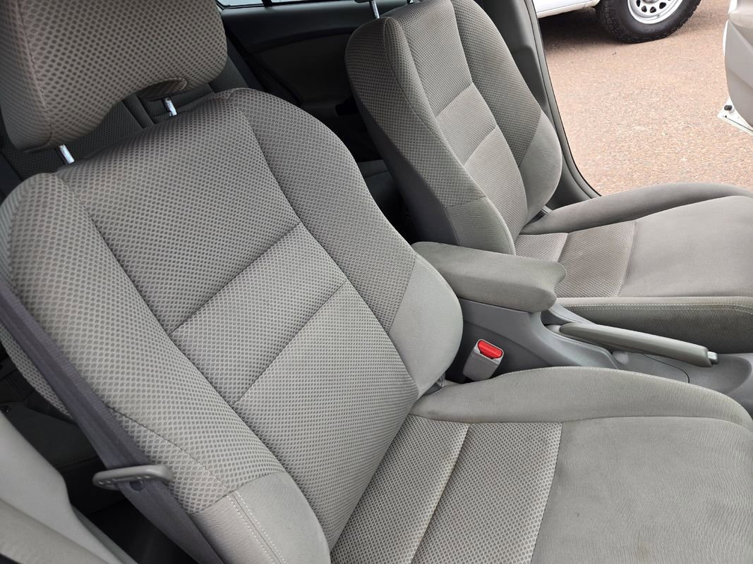 Used 2011 Honda Insight EX image 27