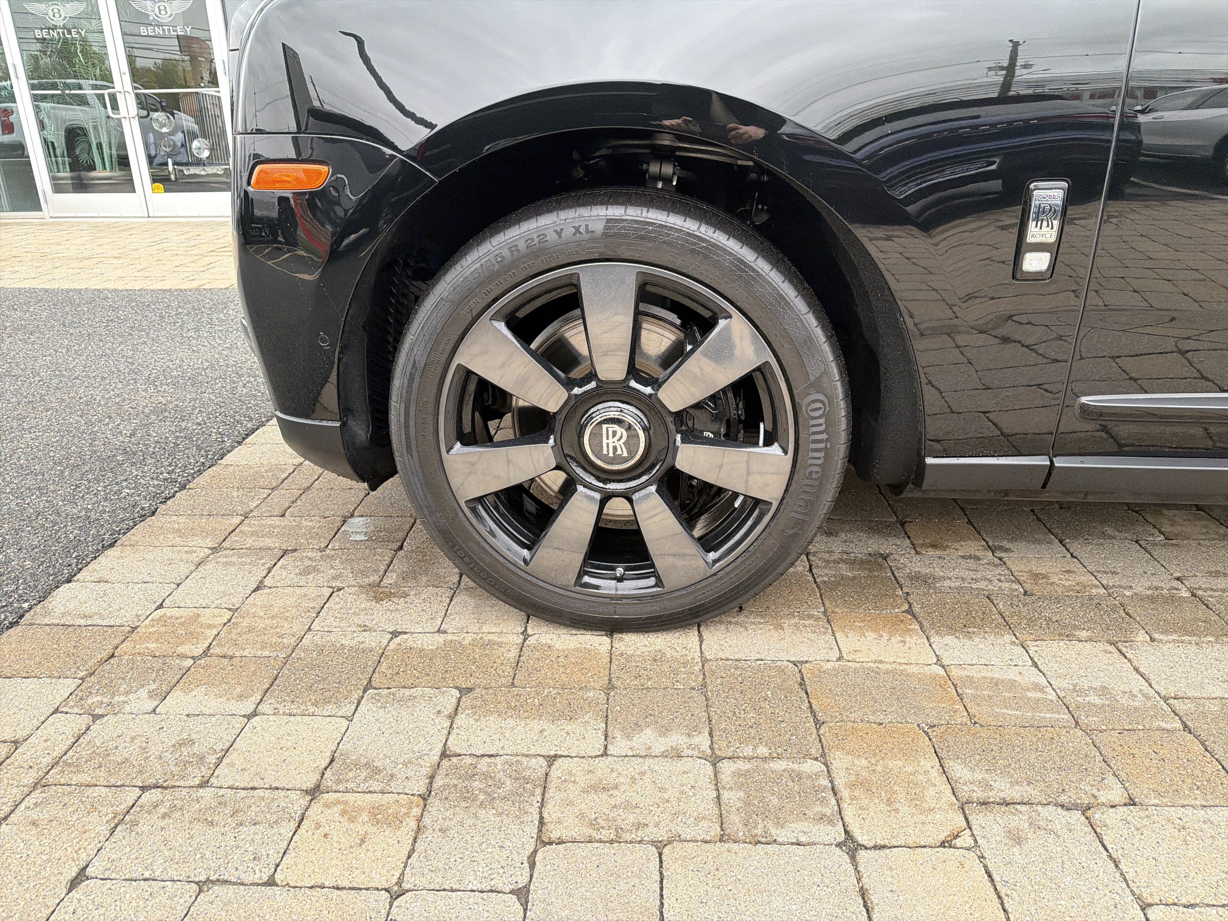 Certified 2023 Rolls-Royce Cullinan w/ Cullinan Package AWD/4WD image 6
