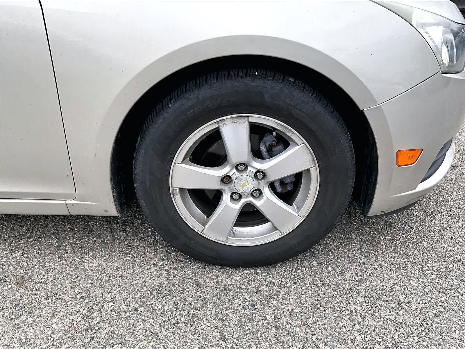 Used 2013 Chevrolet Cruze LT w/ All-Star Edition FWD image 4