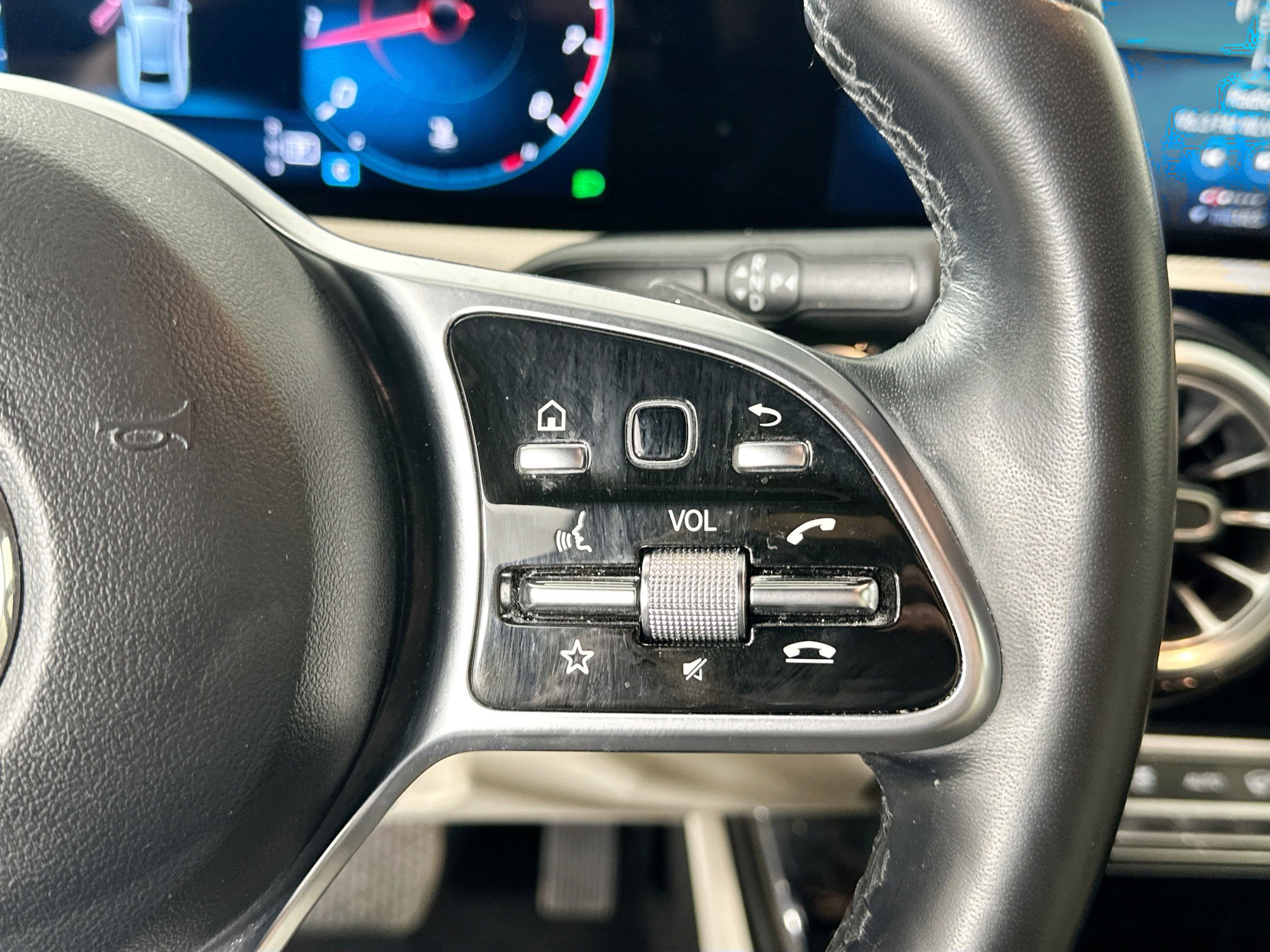 Certified 2022 Mercedes-Benz A 220 4MATIC image 13