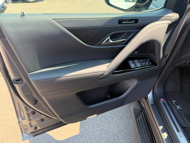 New 2026 Lexus LX 700h Luxury AWD/4WD image 13
