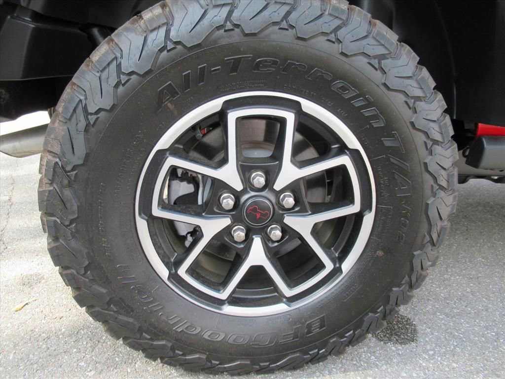 Certified 2025 Jeep Wrangler Unlimited Rubicon w/ Convenience Group AWD/4WD image 8