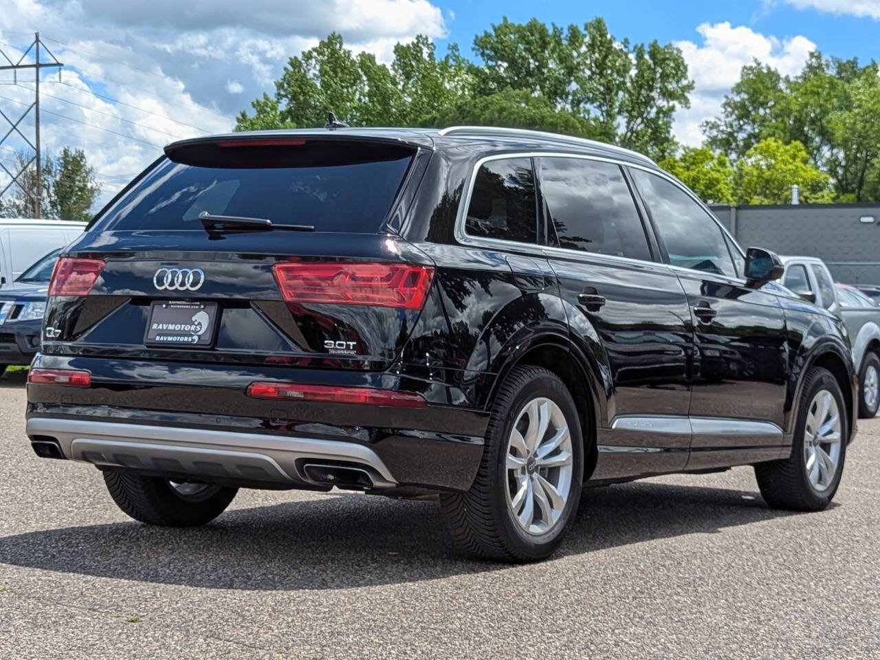 Used 2017 Audi Q7 3.0T Premium AWD/4WD image 11