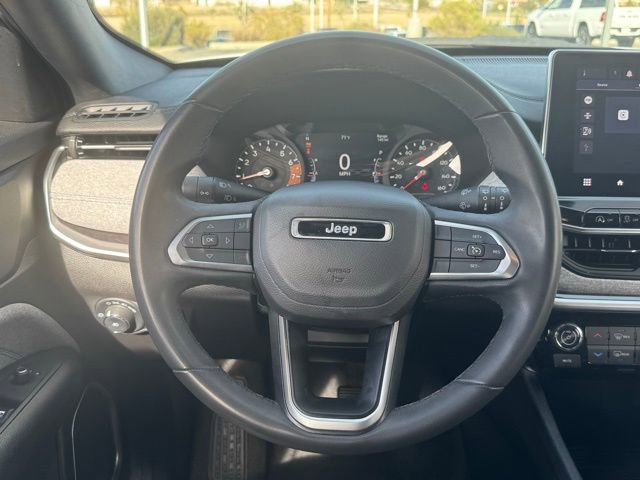 Used 2023 Jeep Compass Latitude image 24