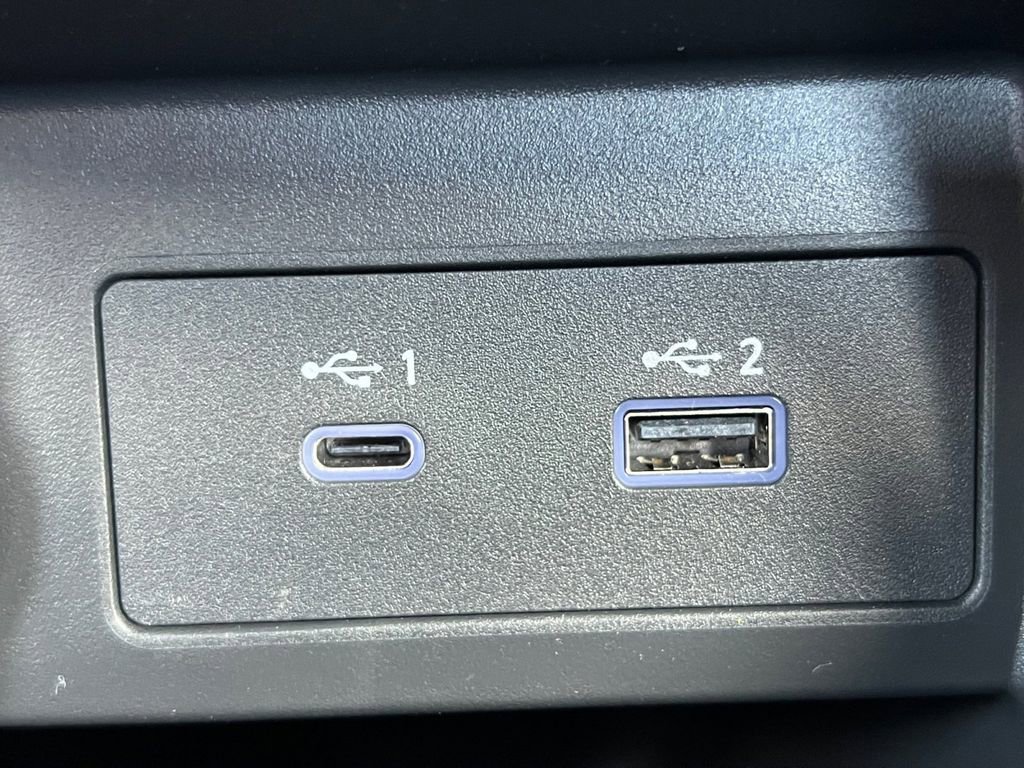 New 2025 Nissan Versa SR FWD image 6
