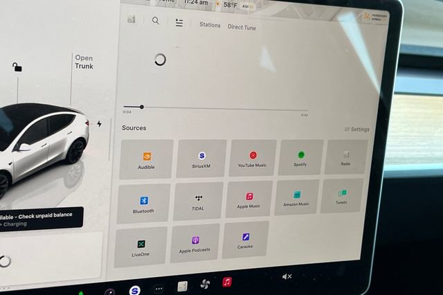 Used 2023 Tesla Model Y Long Range image 25