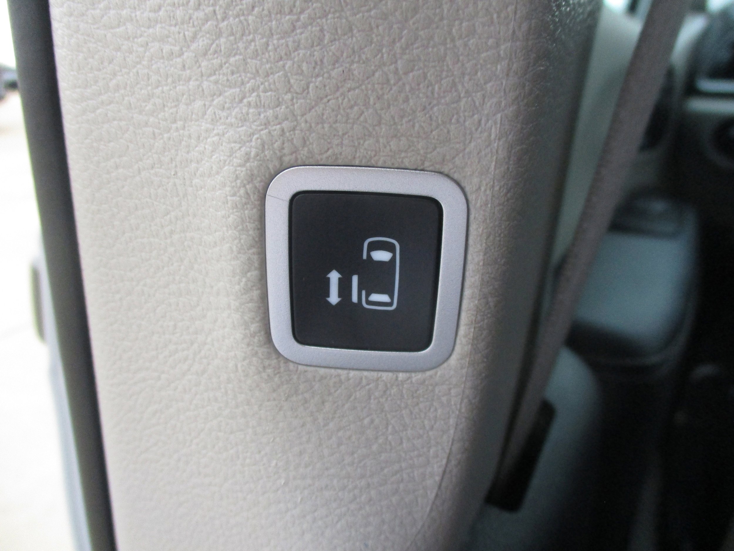 Used 2024 Chrysler Pacifica Touring-L w/ Road Tripper Package FWD image 40