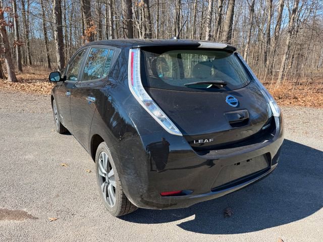 Used 2015 Nissan Leaf SV image 3