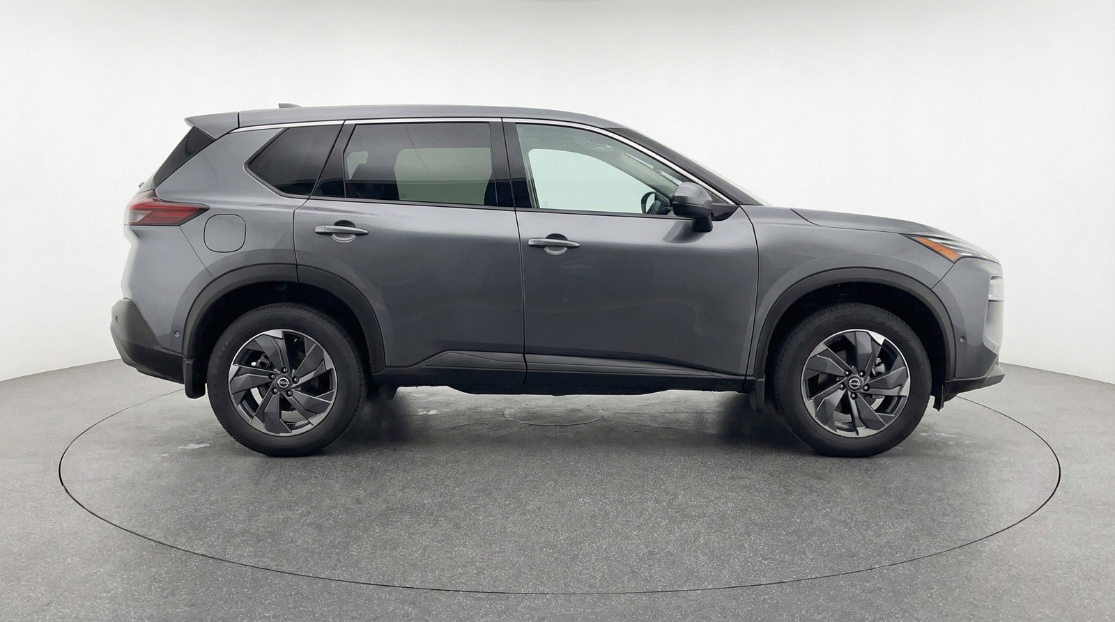 Used 2025 Nissan Rogue SV image 11