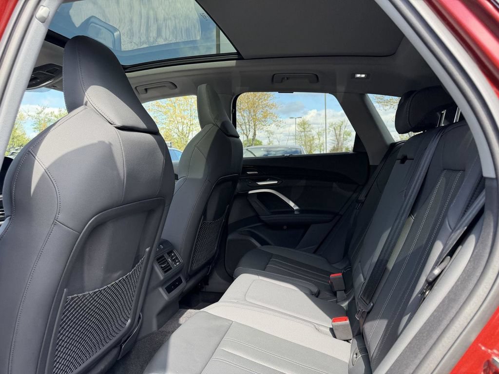 Used 2025 Audi Q5 Premium Plus w/ Premium Plus AWD/4WD image 28