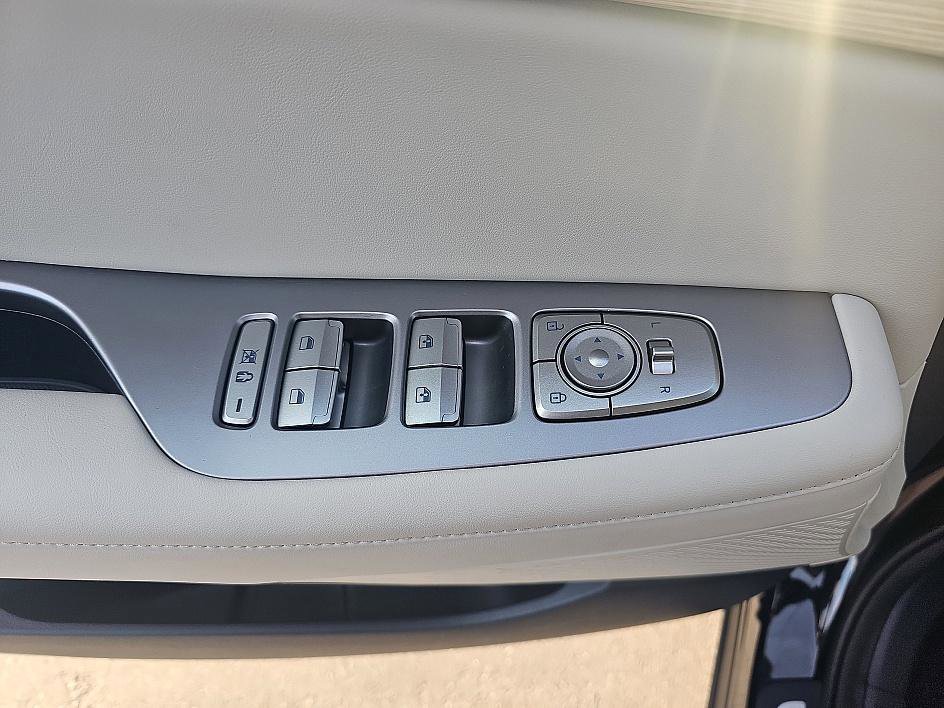 Used 2025 Hyundai Palisade Limited image 12