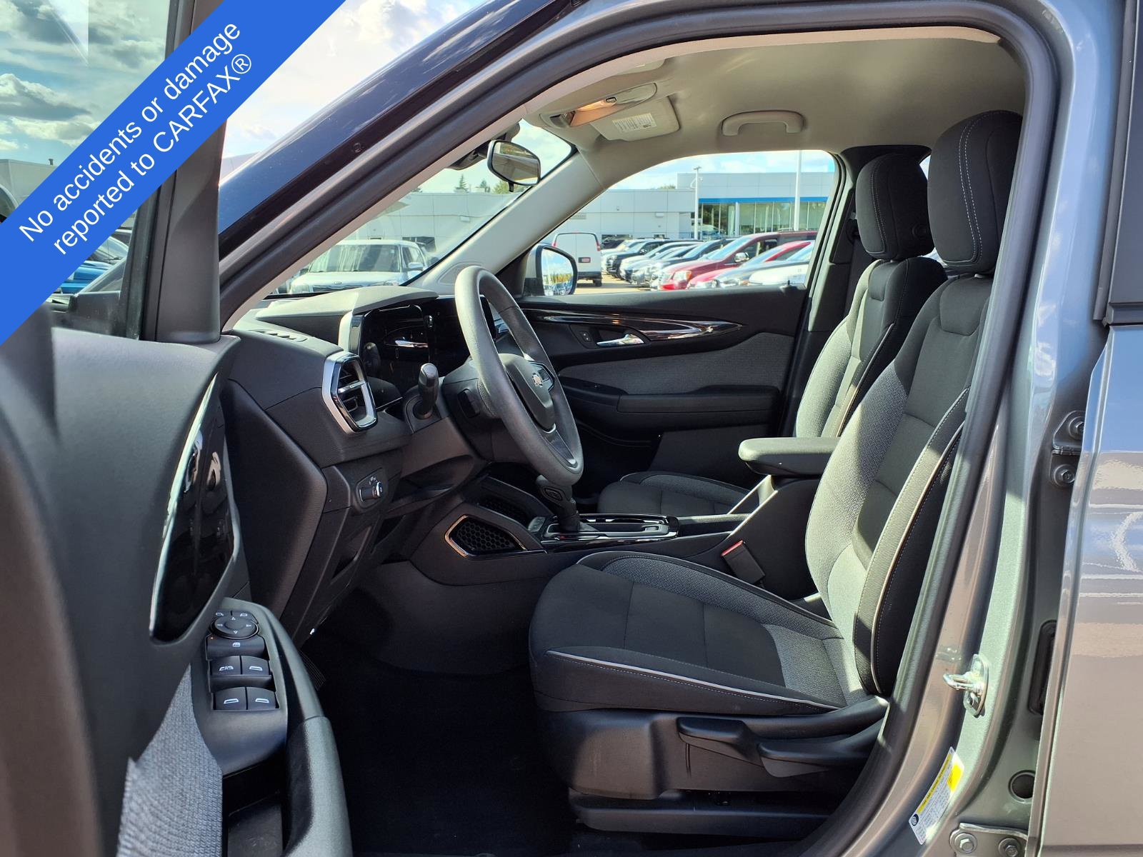 Used 2024 Chevrolet TrailBlazer LT w/ Driver Confidence Package FWD image 18