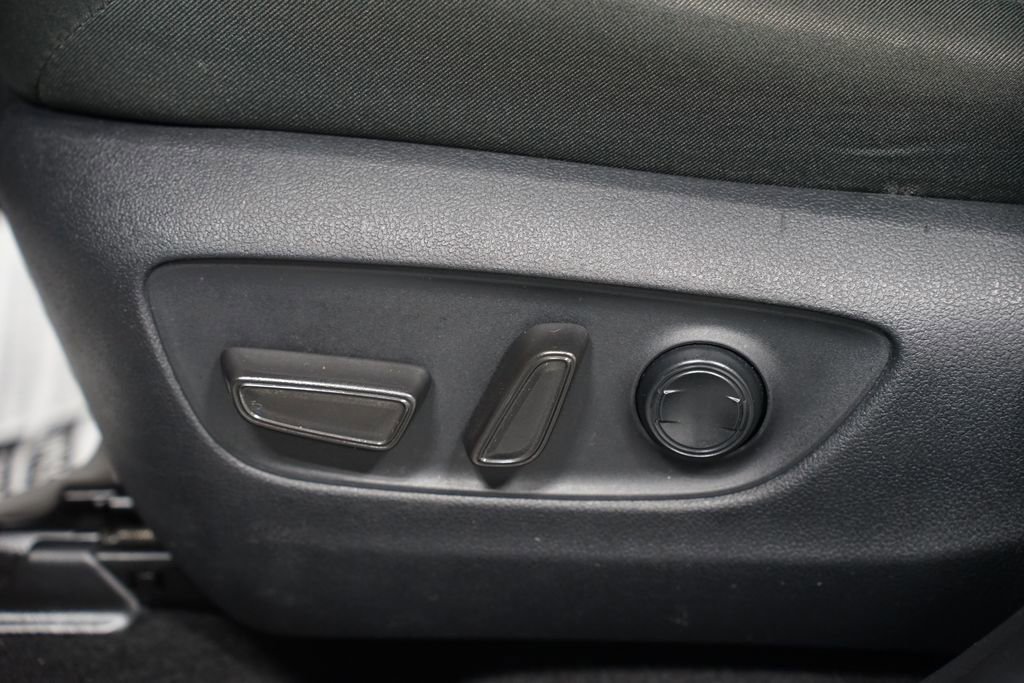Certified 2025 Toyota RAV4 XLE AWD/4WD image 33