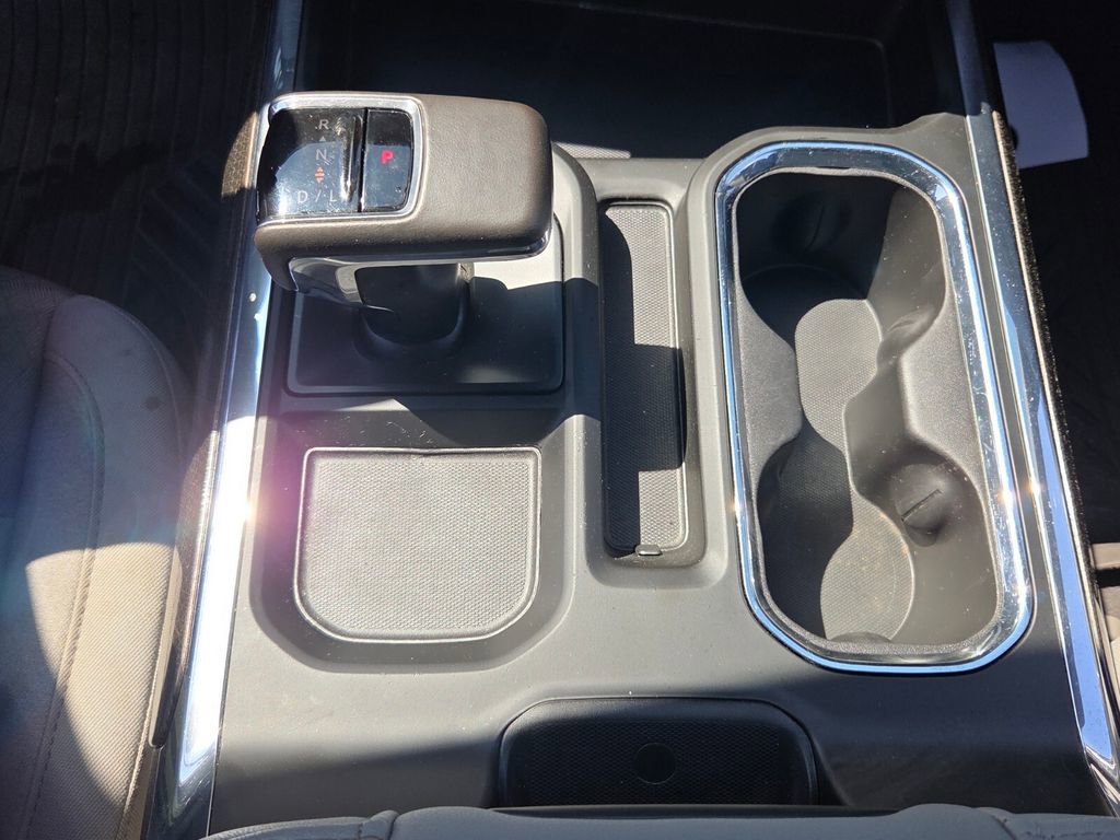 Used 2024 Chevrolet Silverado 1500 LT w/ Z71 Off-Road Package image 17