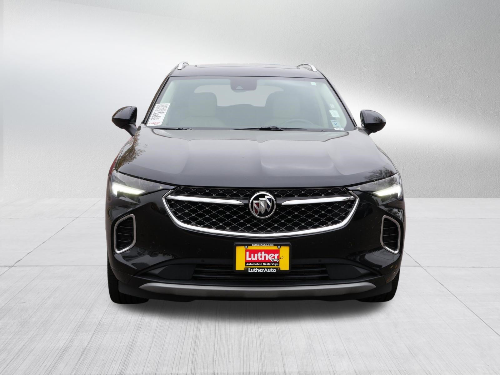 Used 2022 Buick Envision Avenir w/ Technology Package II AWD/4WD image 2