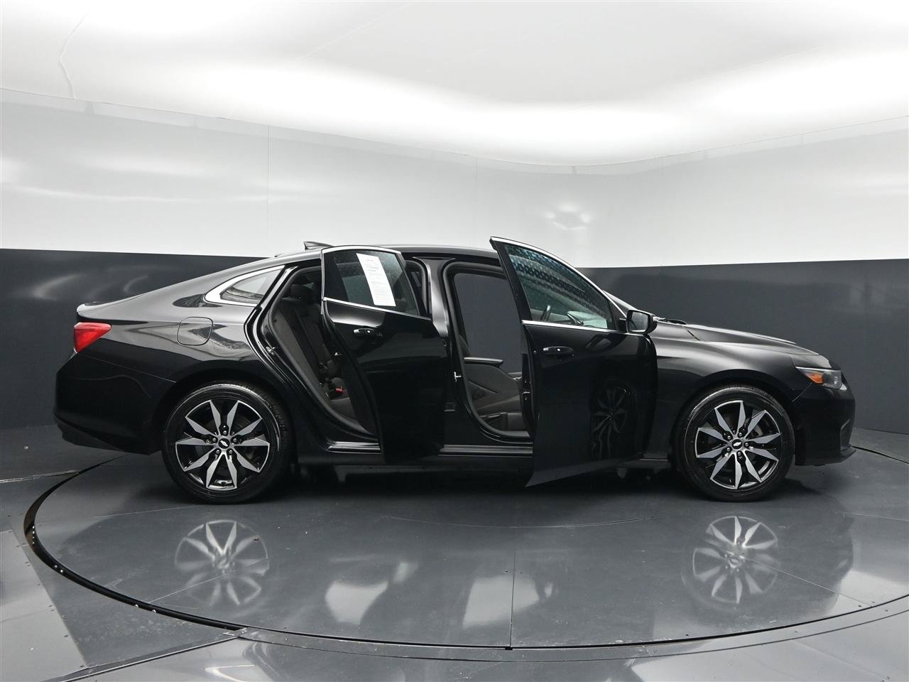 Used 2018 Chevrolet Malibu LT FWD image 39