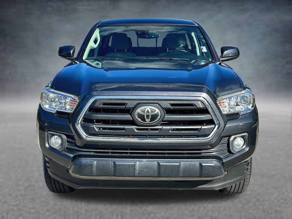 Used 2019 Toyota Tacoma SR5 AWD/4WD image 2