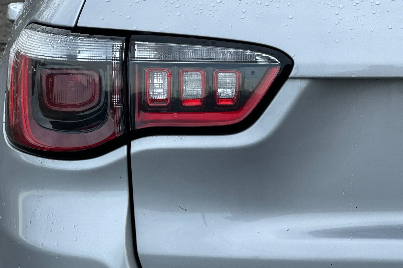 Used 2024 Jeep Compass Latitude image 44