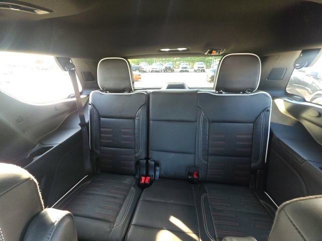Used 2025 GMC Yukon AT4 Ultimate AWD/4WD image 34