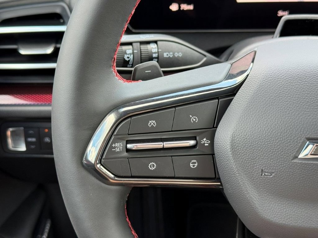 New 2026 Chevrolet Traverse RS FWD image 32