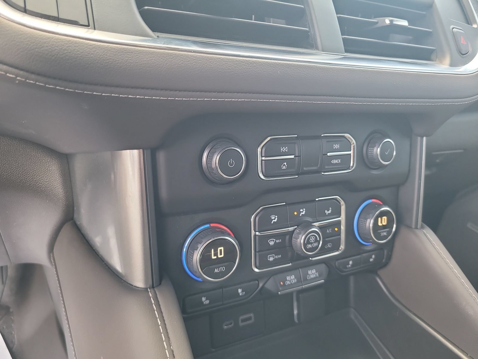 Used 2022 Chevrolet Tahoe Z71 AWD/4WD image 19