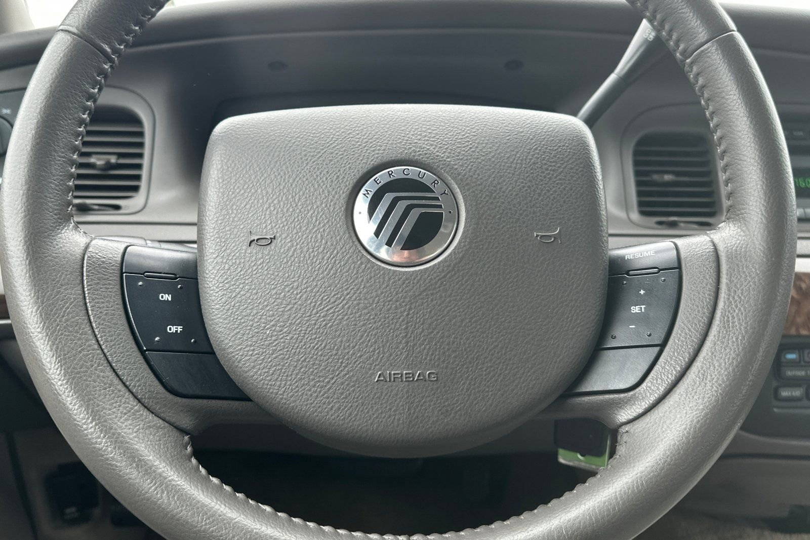 Used 2011 Mercury Grand Marquis LS image 23