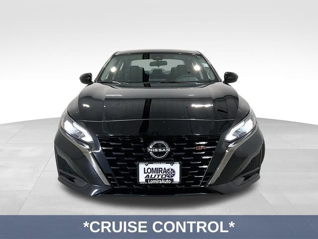 Used 2024 Nissan Altima 2.5 SR AWD/4WD image 3