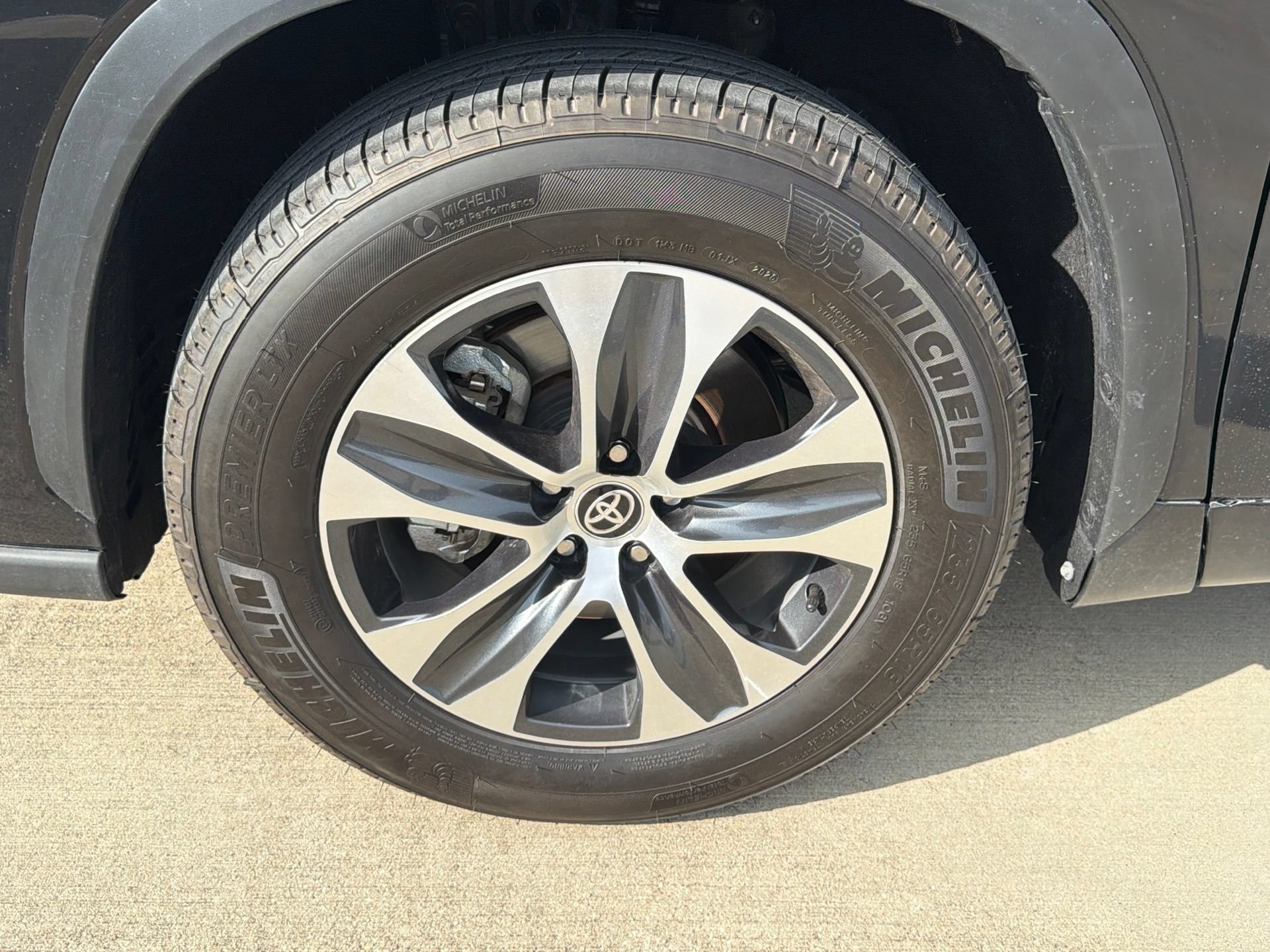 Used 2026 Toyota Highlander XLE AWD/4WD image 9