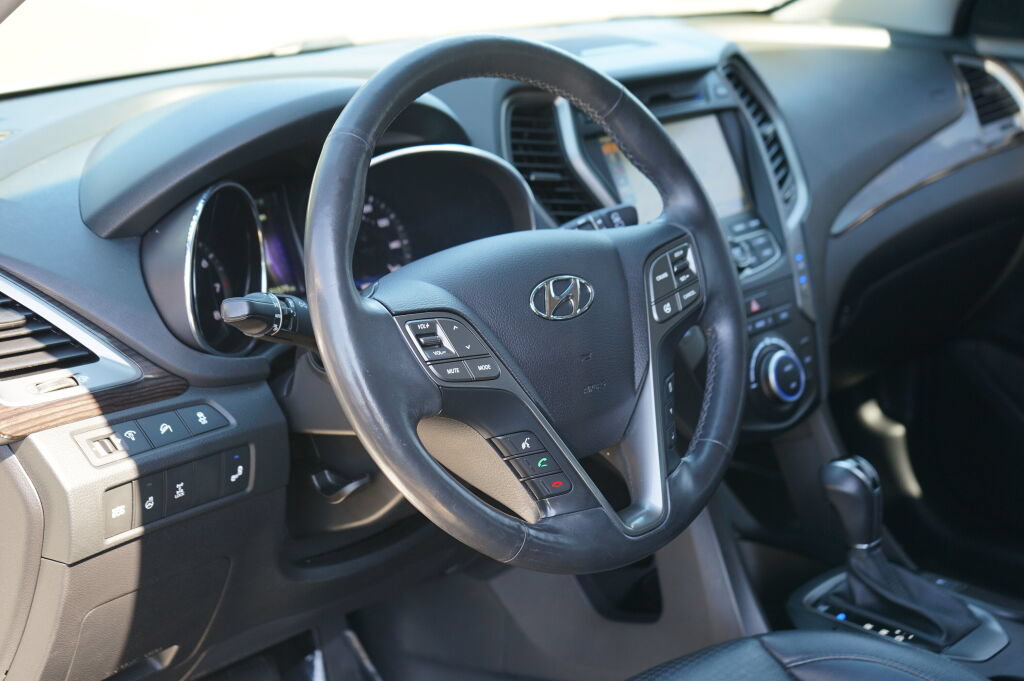 Used 2015 Hyundai Santa Fe Sport 2.0T w/ Option Group 05 AWD/4WD image 15