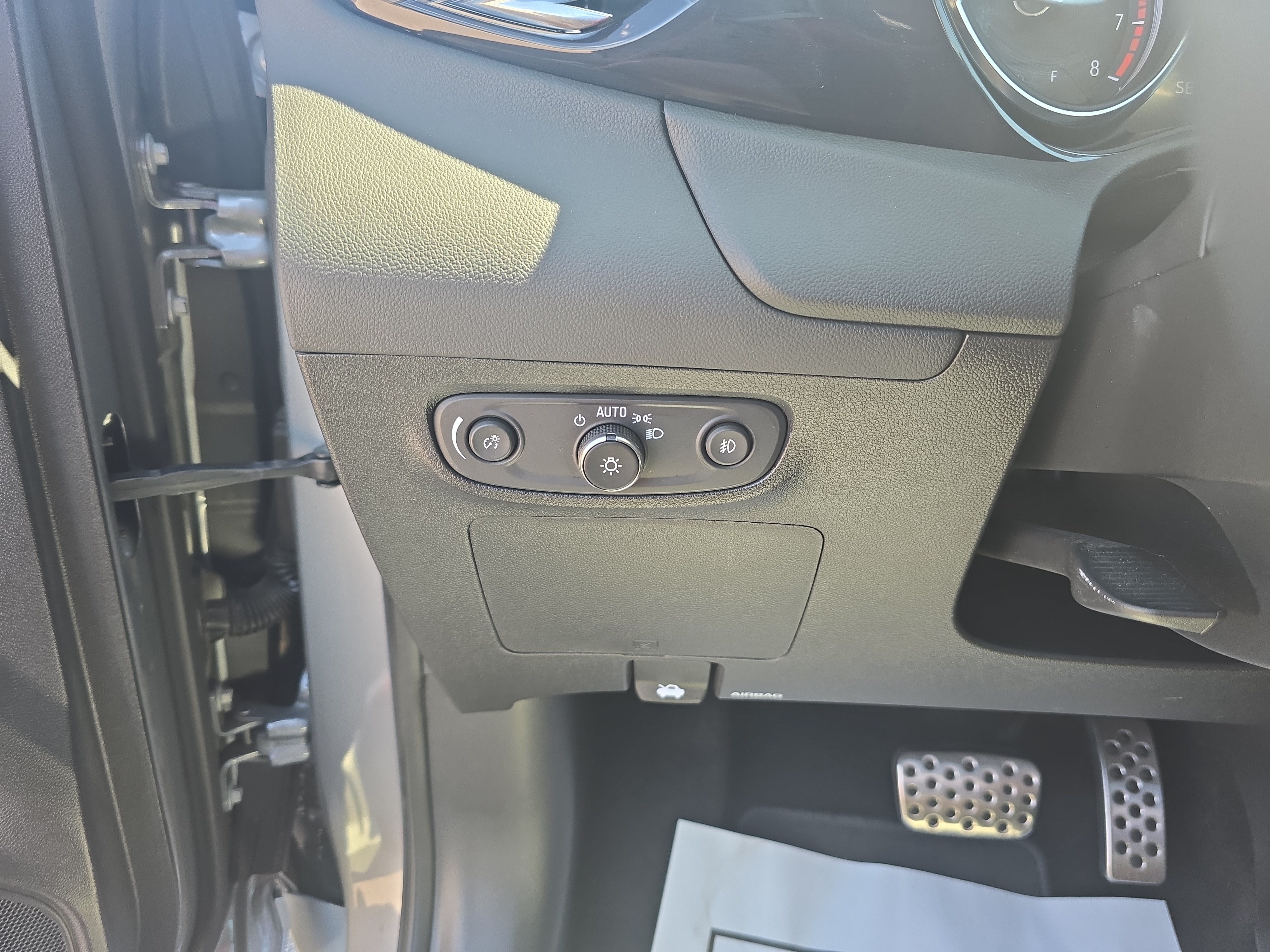 Used 2023 Buick Encore GX Select w/ Sport Touring Package FWD image 27