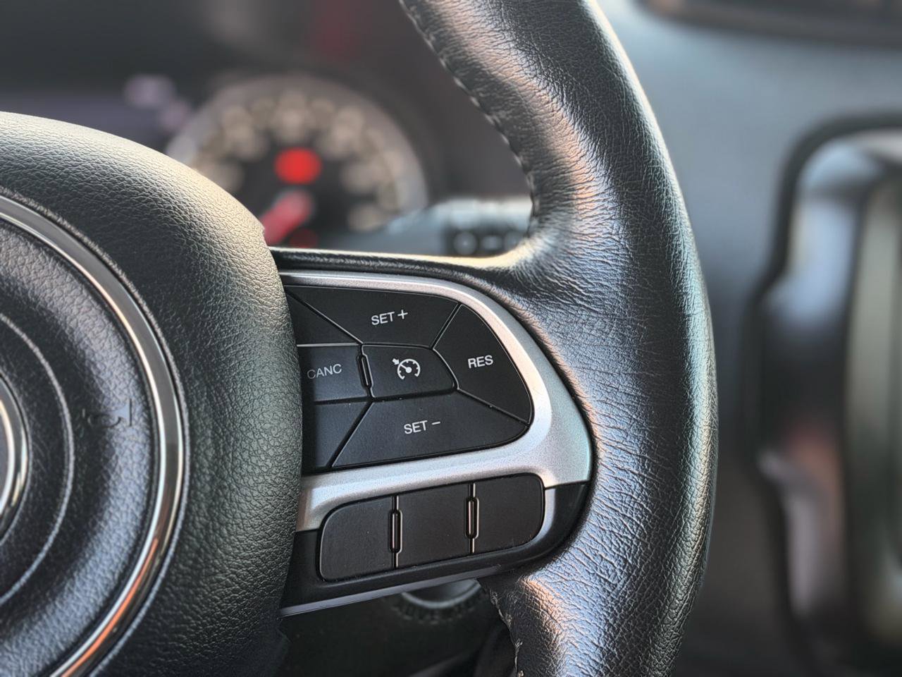 Used 2021 Jeep Renegade Latitude w/ Convenience Group image 11