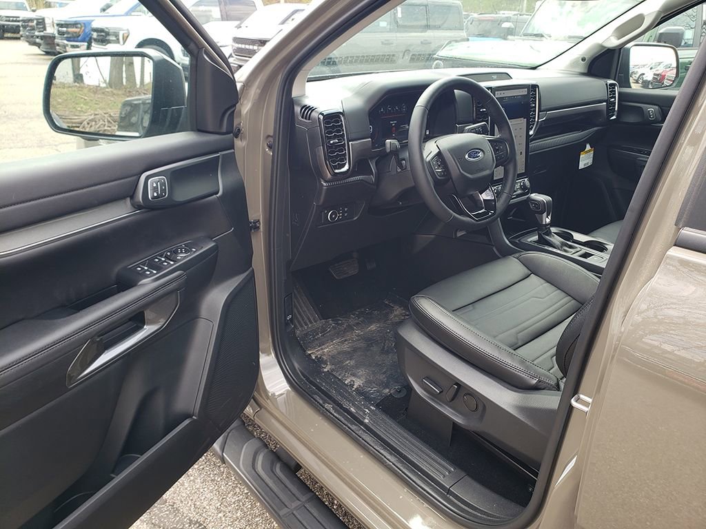 New 2025 Ford Ranger Lariat w/ Black Appearance Package AWD/4WD image 9