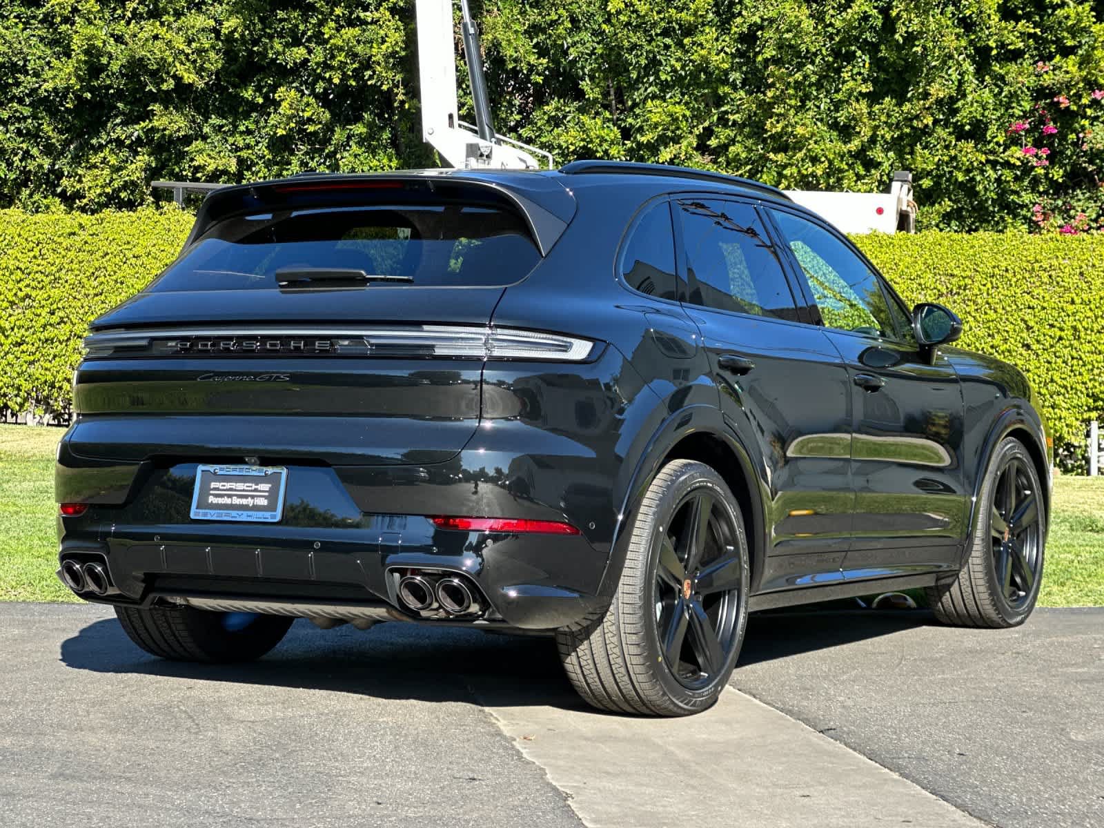 New 2026 Porsche Cayenne GTS AWD/4WD image 8