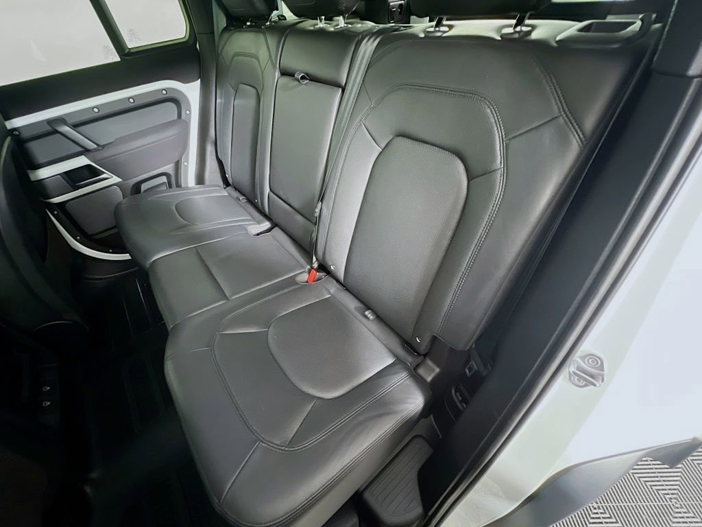 Used 2023 Land Rover Defender 110 SE image 26