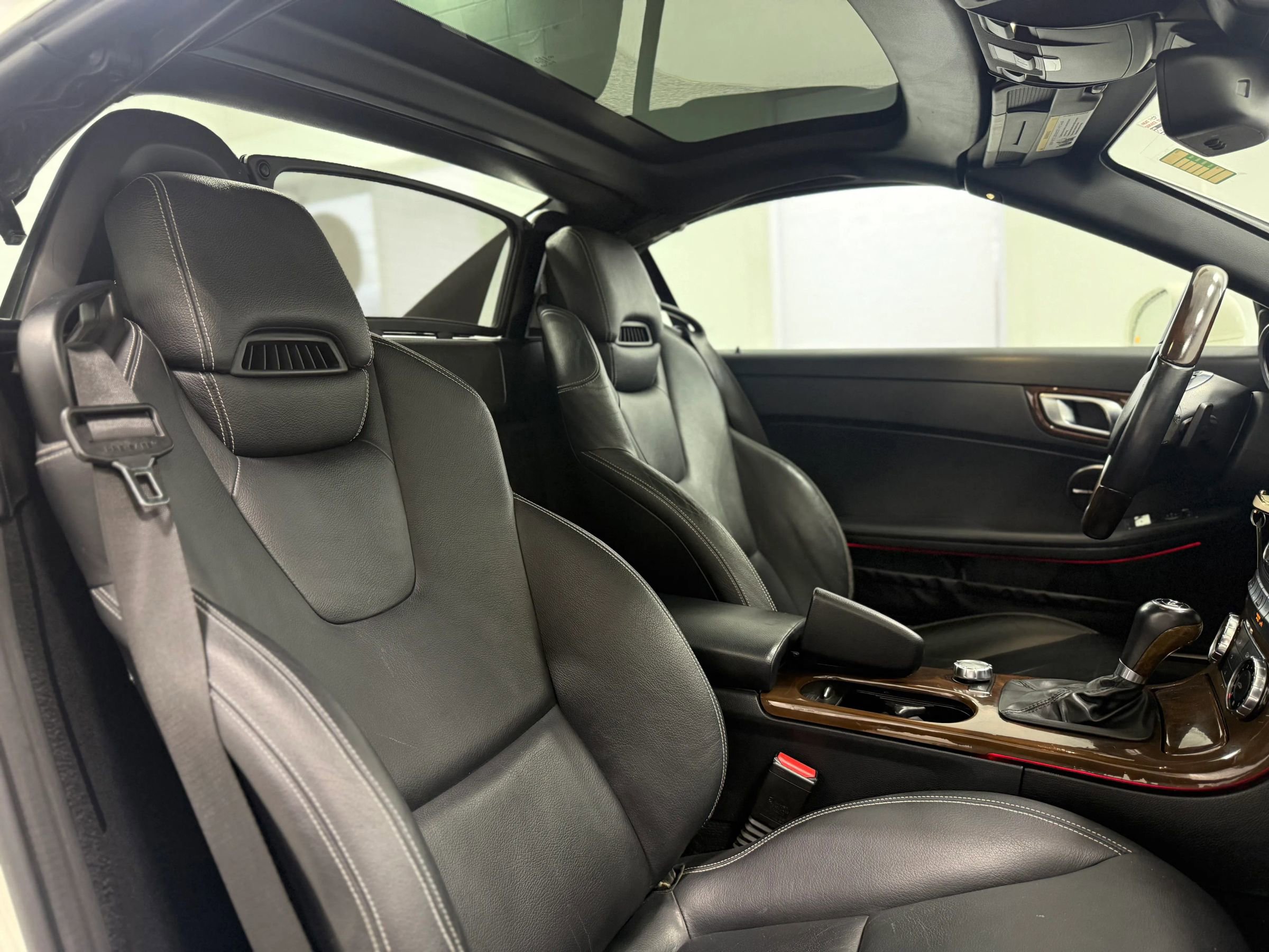 Used 2013 Mercedes-Benz SLK 350 image 29