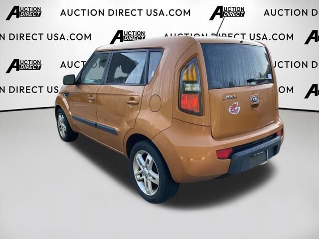 Used 2011 Kia Soul + w/ Audio Pkg FWD image 12