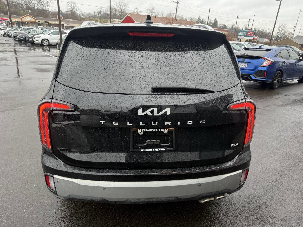 Used 2023 Kia Telluride EX w/ EX Captain's Chair Package image 9