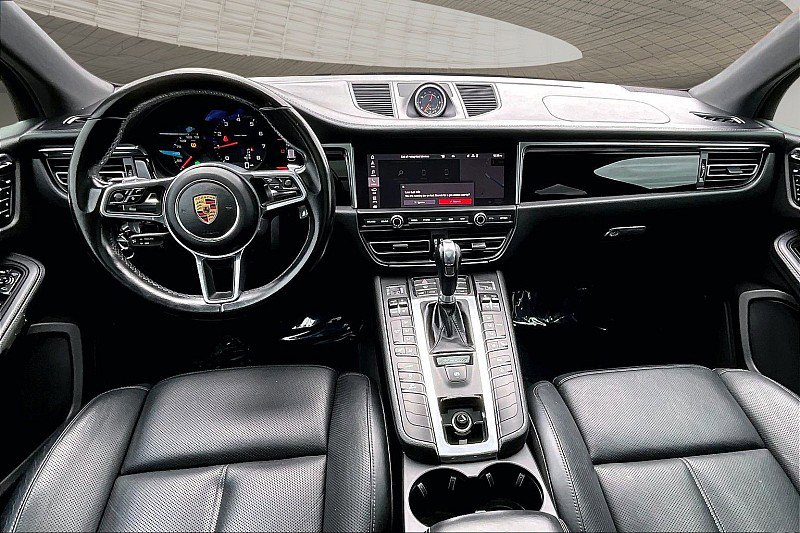 Used 2018 Porsche Macan AWD/4WD image 14