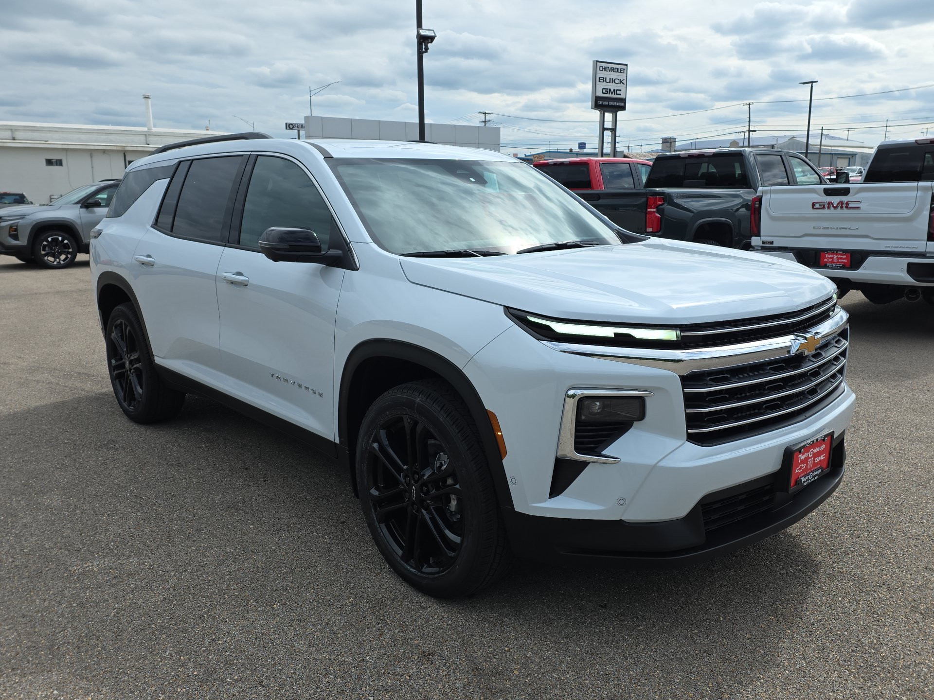 New 2026 Chevrolet Traverse LT w/ Enhanced Driving Package FWD image 2