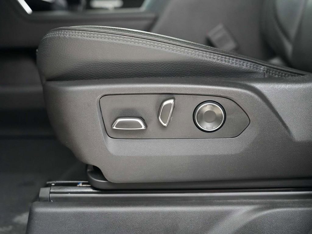 Used 2025 GMC Sierra 1500 Denali AWD/4WD image 31