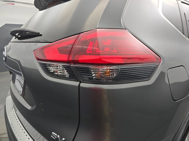 Used 2020 Nissan Rogue SV image 19