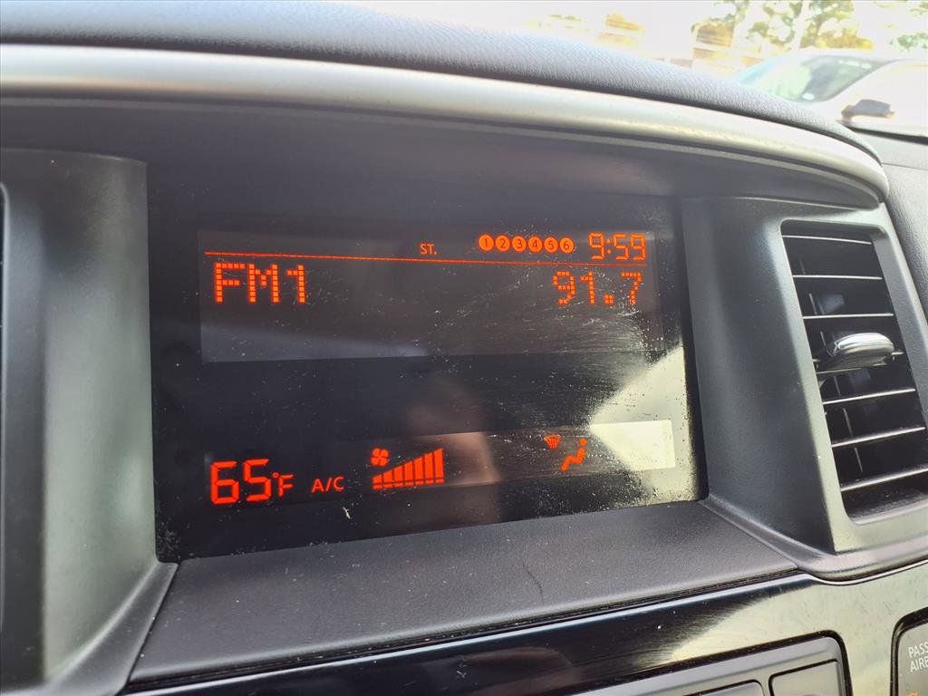 Used 2014 Nissan Pathfinder S image 5