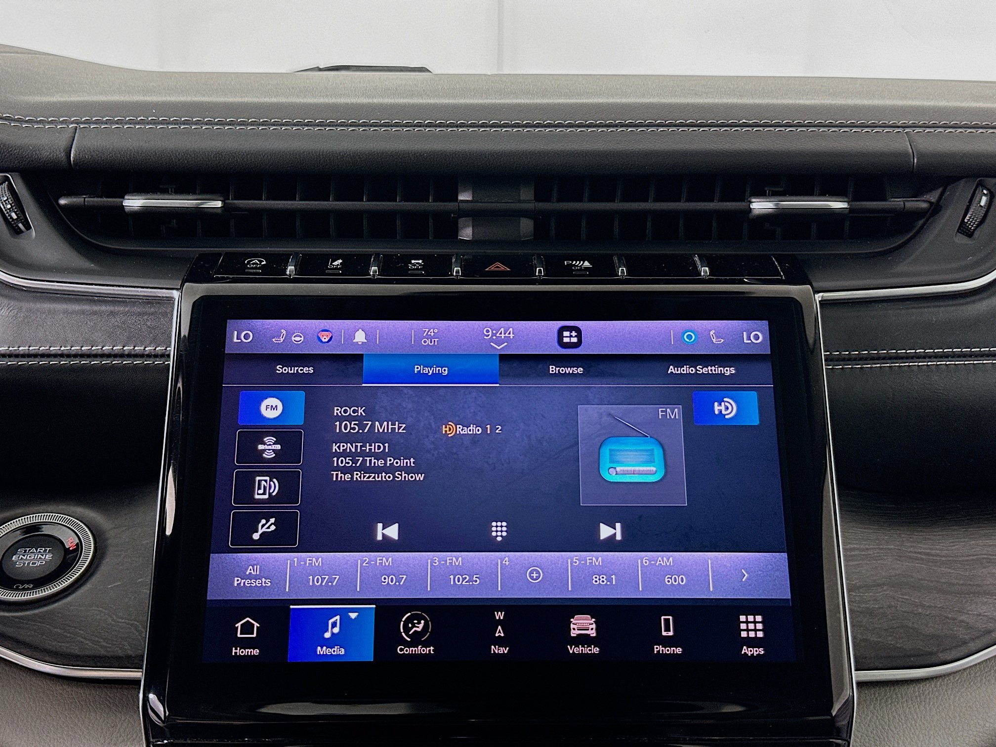 Used 2021 Jeep Grand Cherokee L Overland w/ Luxury Tech Group IV AWD/4WD image 21