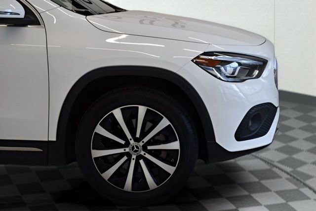 Used 2023 Mercedes-Benz GLA 250 4MATIC w/ Premium Package image 13