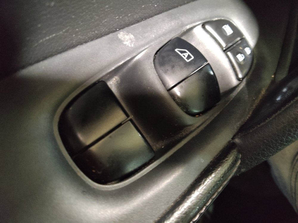 Used 2016 Nissan Rogue SL image 27