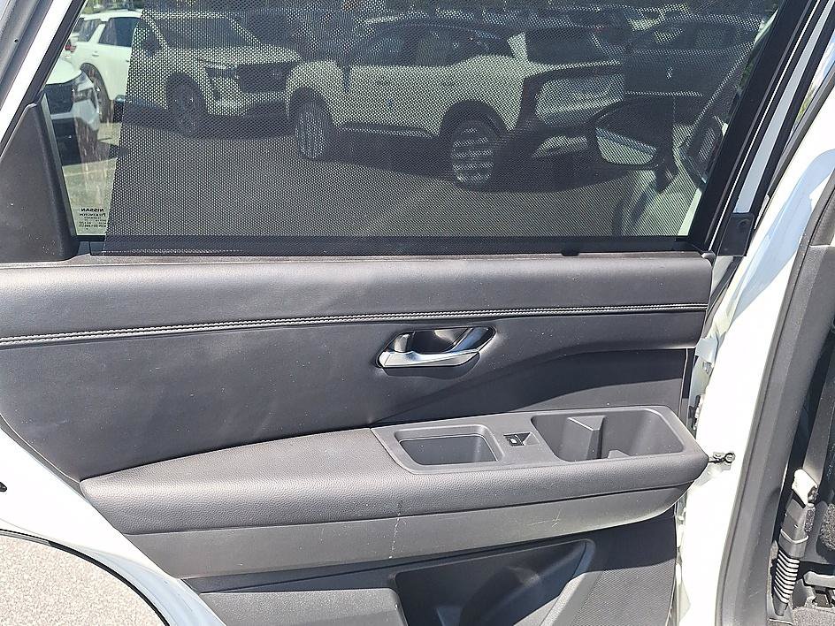 Used 2023 Nissan Pathfinder Platinum w/ Cargo Package AWD/4WD image 31