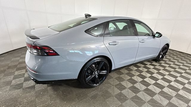 Used 2025 Honda Accord Sport image 2