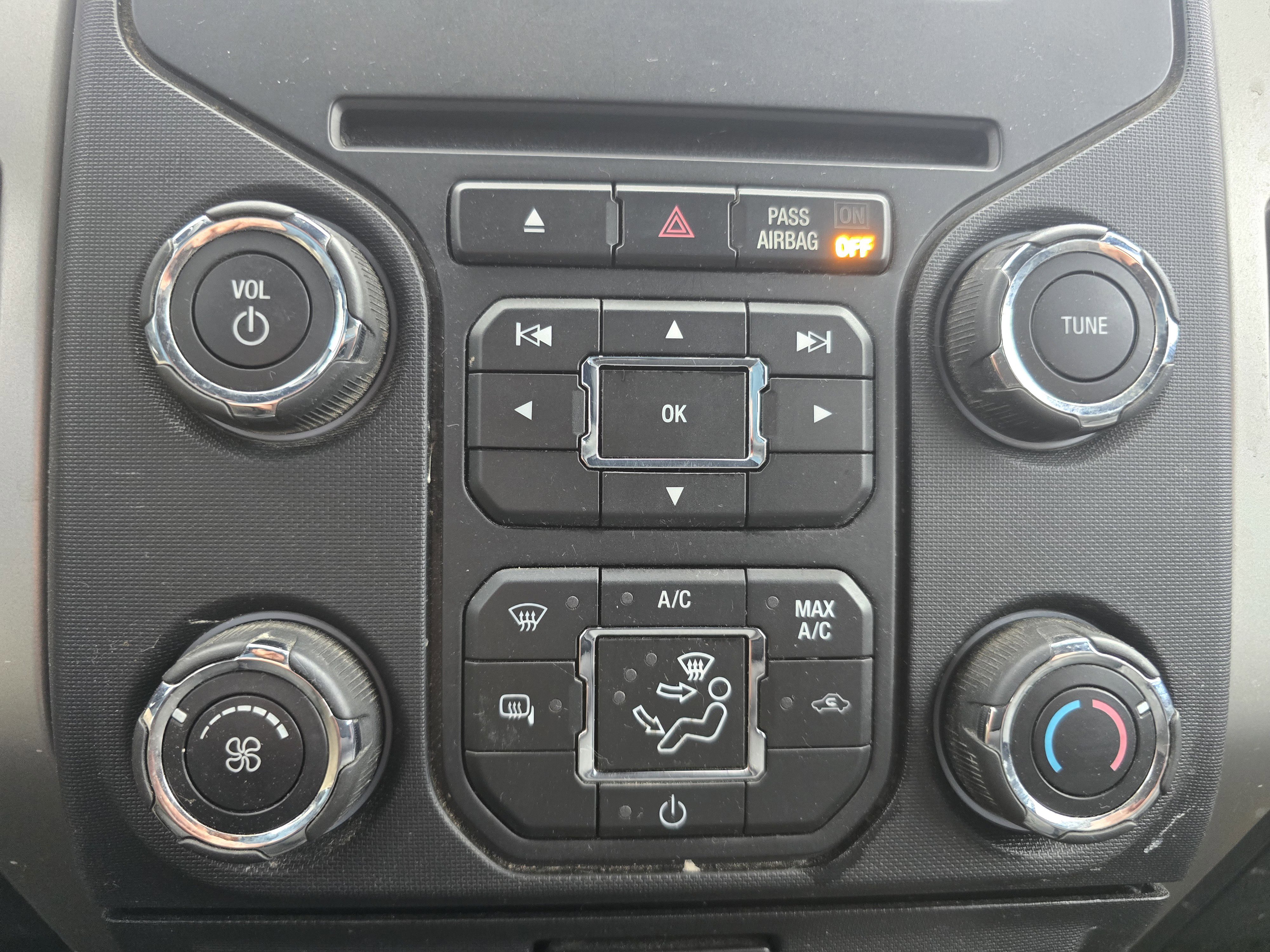 Used 2014 Ford F150 XLT w/ Equipment Group 302A Luxury AWD/4WD image 26