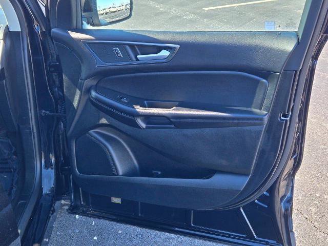 Certified 2024 Ford Edge SE w/ Black Appearance Package image 6