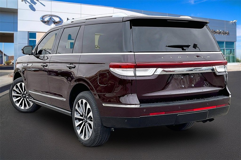Used 2023 Lincoln Navigator Reserve image 11